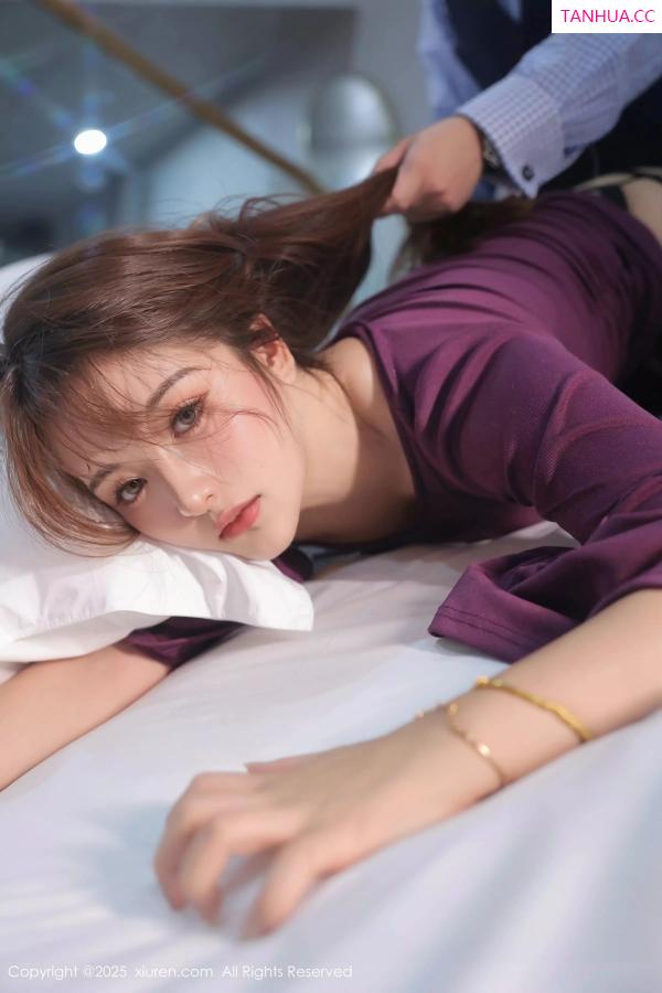   [XiuRen]高清写真图 2025.03.20 No.10044 张庭蓉 黑丝美臀第23张图片